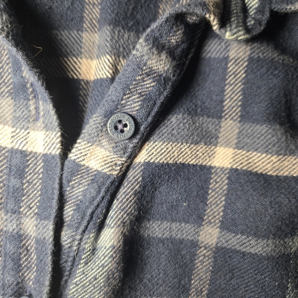 Men's‎ Navy Plaid Shirt - Picture 5 of 6